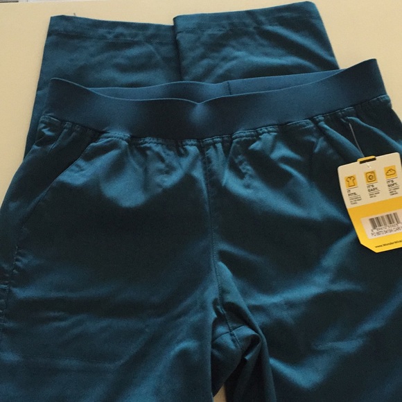 WonderWink Pro Set - Picture 3 of 8